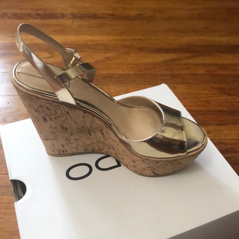 Gold wedges